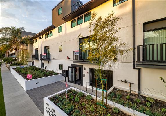 Building Photo - 4930 Laurel Canyon Blvd