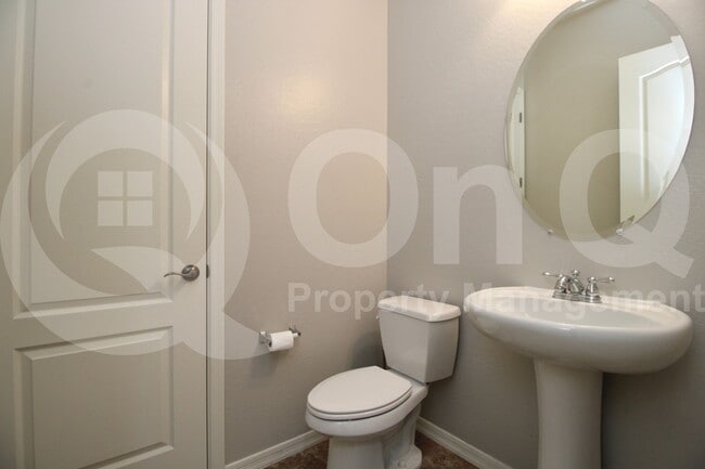 Building Photo - 4167 E Glacier Pl