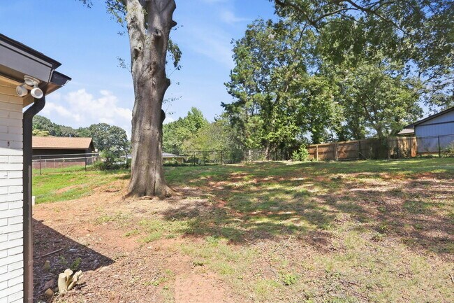 Building Photo - 2069 Bixler Cir