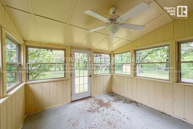 Building Photo - 1265 State Hwy 45