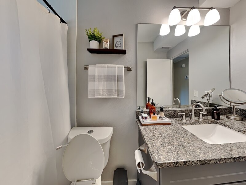 Building Photo - 612 Ridgewood St