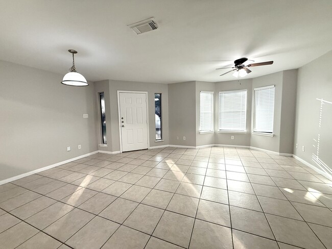 Building Photo - 3032 La Estancia Ln