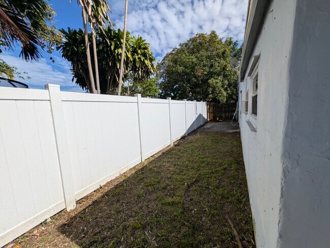 Building Photo - Charming Remodeled 3BD/1BA + Bonus Room | Fenced Yard | Pet Friendly