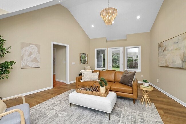 Building Photo - 94 Hudson Rd