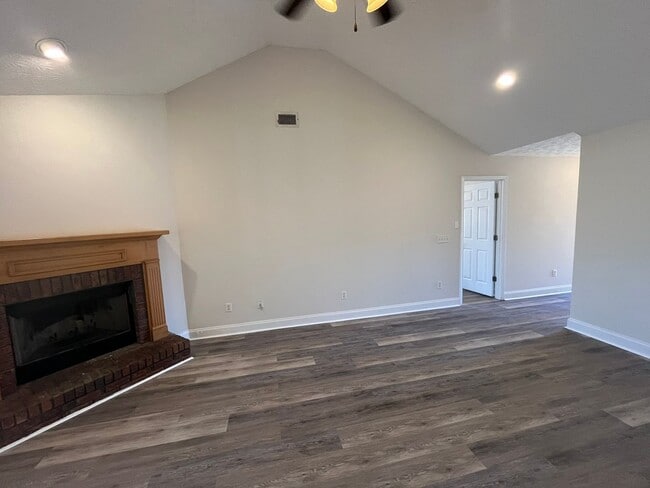 Building Photo - Discover the Perfect Blend of Comfort and ...