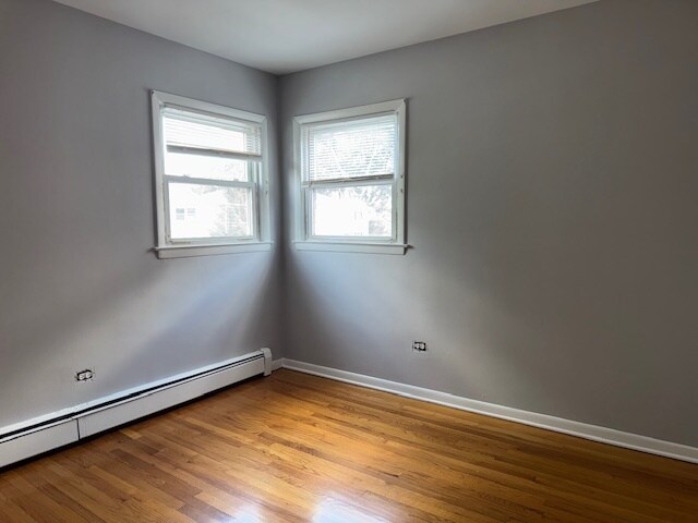Building Photo - 9781 Ivanhoe Ave