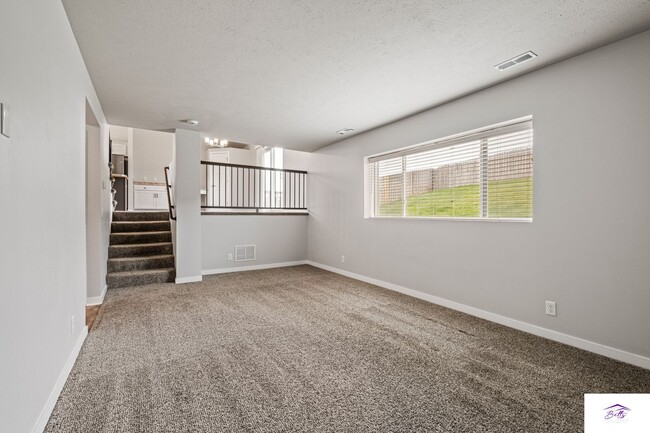 Building Photo - WELCOME HOME!