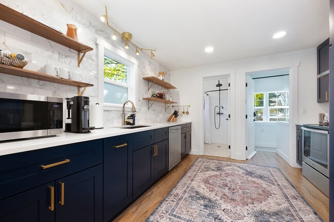 Building Photo - 1221 N A St