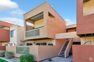 Building Photo - Remodeled 2 Bed, 2 Bath Scottsdale Condo C...