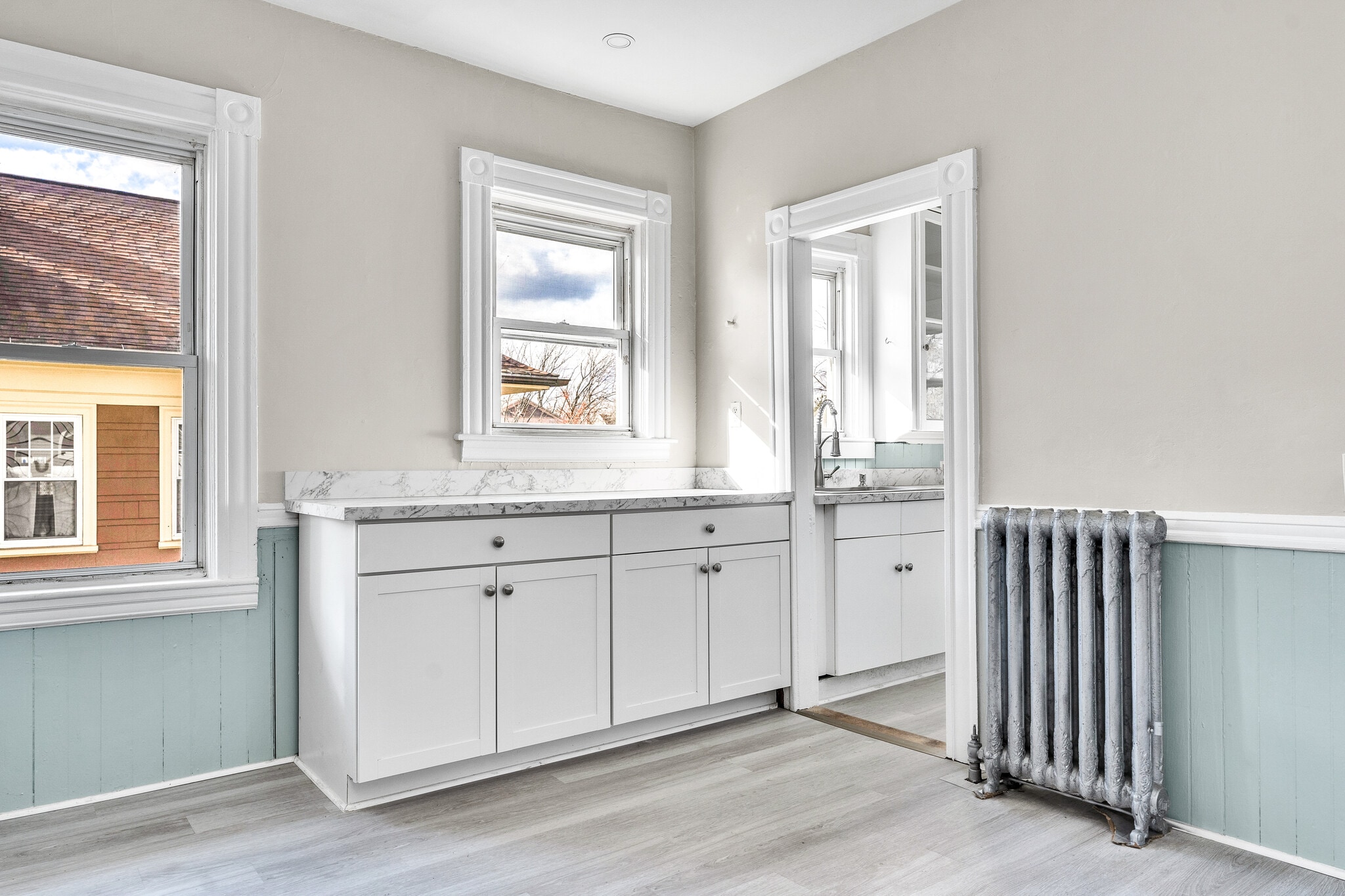 Kitchen - 171 Norwood Ave