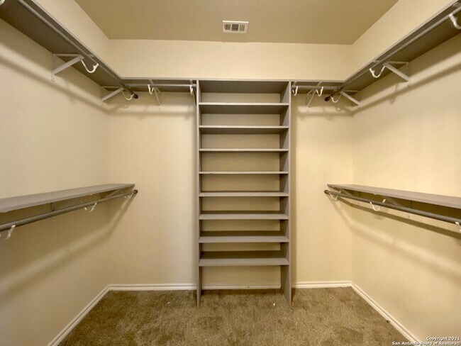 Building Photo - 491 Hunters Rnch E