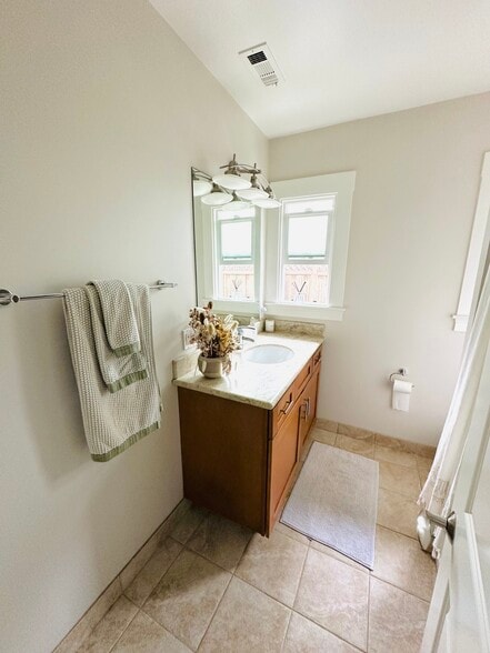 2nd Bathroom - 504 Montgomery St