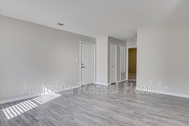 Building Photo - 171 Chalet North CT