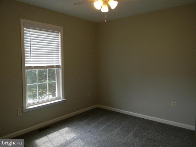 Building Photo - 103 Turtleback Ct
