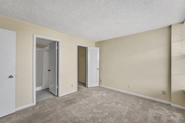 Building Photo - 12 Royal Palm Way
