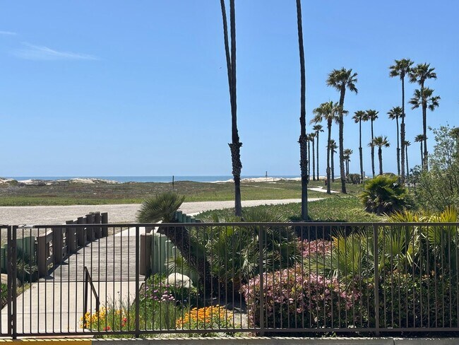Building Photo - Surfside III / Port Hueneme / 1 bedroom on the 2nd floor with Oceanviews!