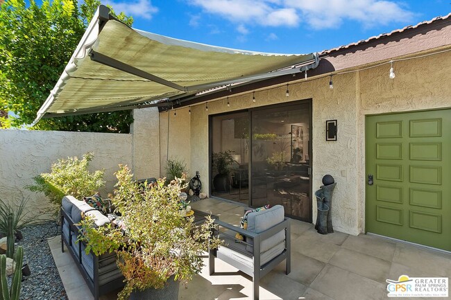 Building Photo - 1475 E Amado Rd