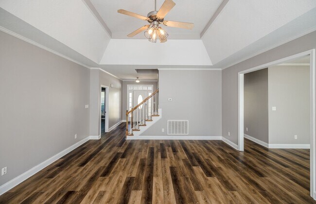 Building Photo - 4893 Somerset Dr