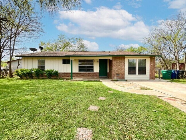 Building Photo - **APPLICATION RECEIVED** *MOVE IN SPECIAL* Tucked Away on a Cul-de-Sac | 3-Bedroom San Antonio Home!