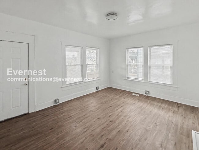 Building Photo - 1515 36th Pl N