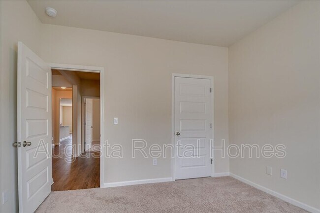 Building Photo - 141 Sims Ct