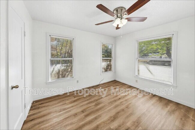 Building Photo - 5025 Catalpa St