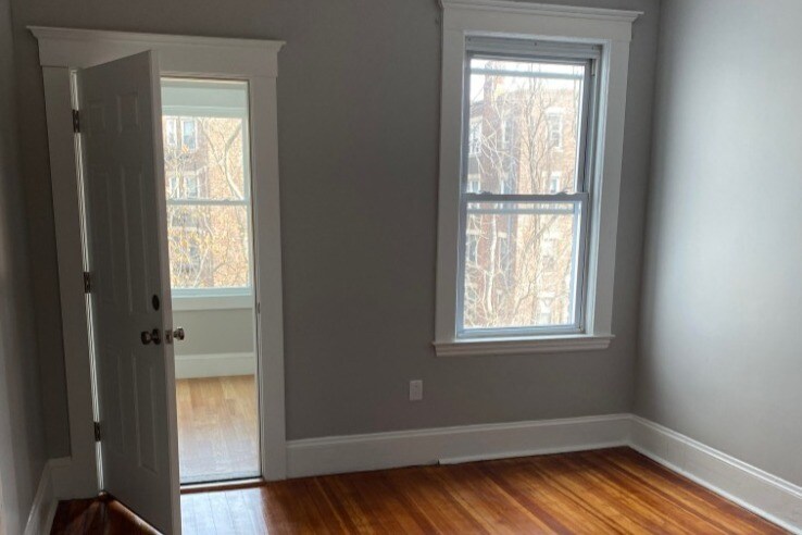 Bedroom - 190 Kelton St