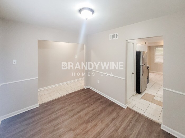 Building Photo - 3685 Naylor Dr