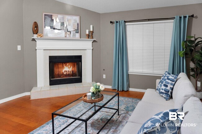 Building Photo - 8254 Magnolia Village Dr N