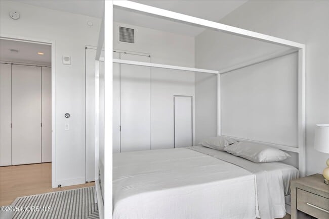 Building Photo - 1101 Ocean Ave N