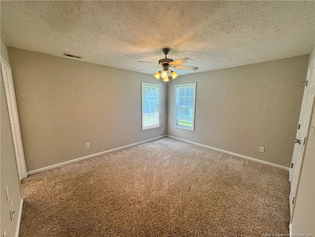 Building Photo - 130 Hosta Dr