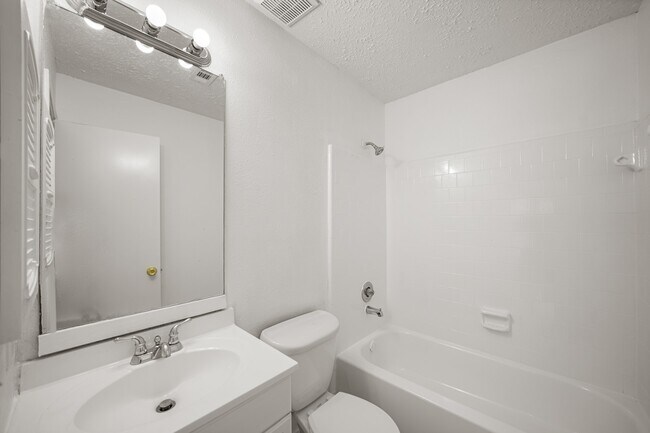 Building Photo - 20614 Park Row Blvd