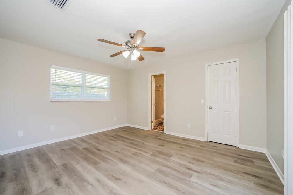 Building Photo - 3127 Watson Dr S