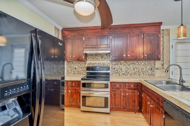 Building Photo - 11430 Wiltstaff Dr