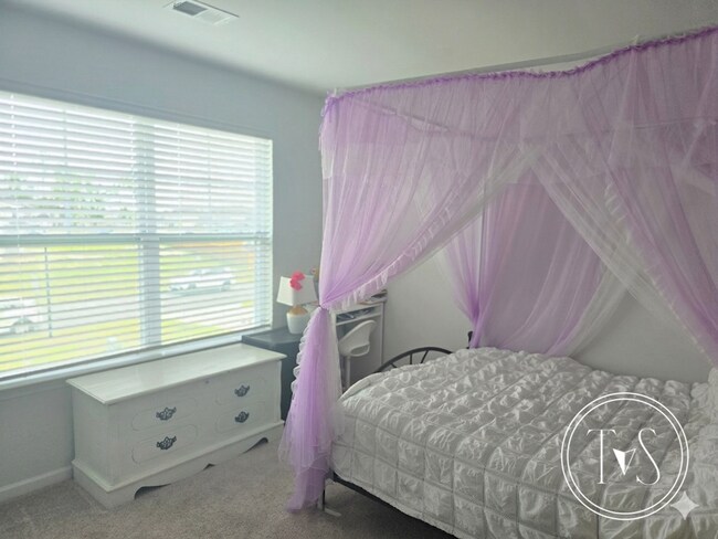 Building Photo - RATE DROP ALERT (was $3300/month)!