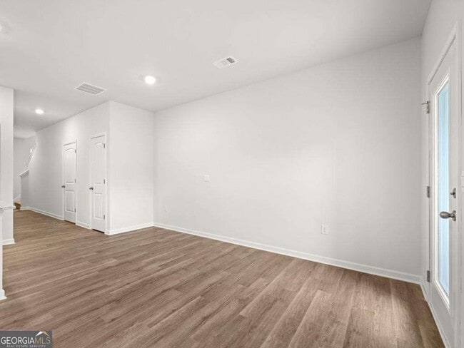 Building Photo - 5976 Skylar Dr