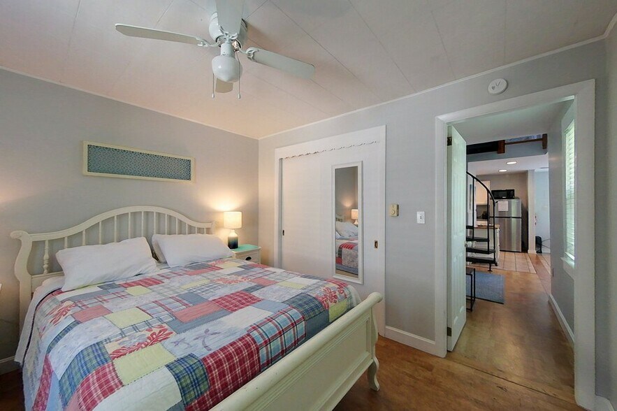 Building Photo - 25 Warren Ave