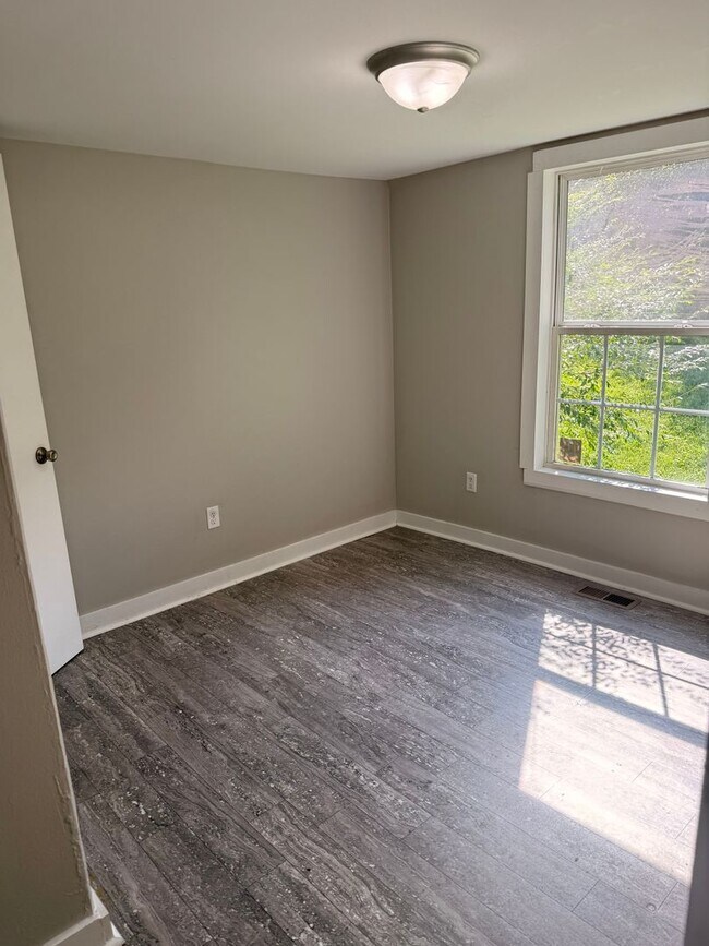Building Photo - 106 Rosenwald St