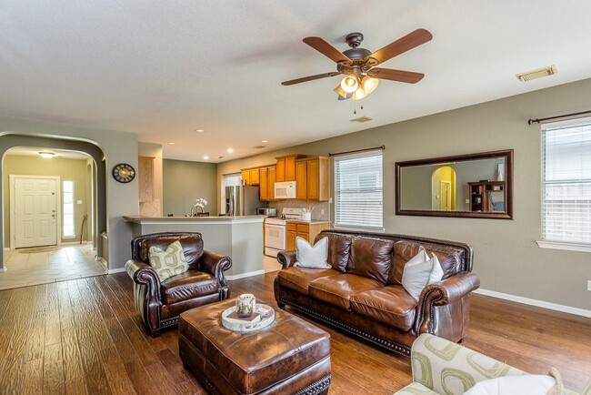Building Photo - 15230 Ledgewood Park Dr