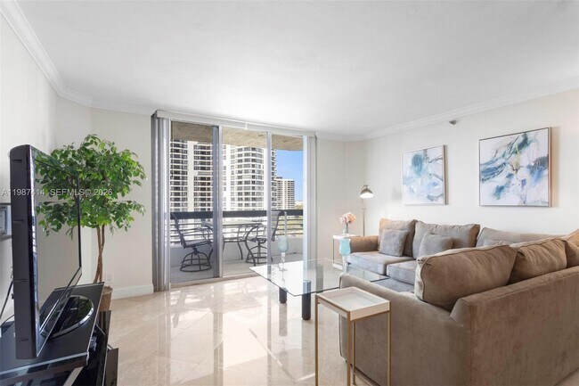 Building Photo - 3600 Mystic Pointe Dr