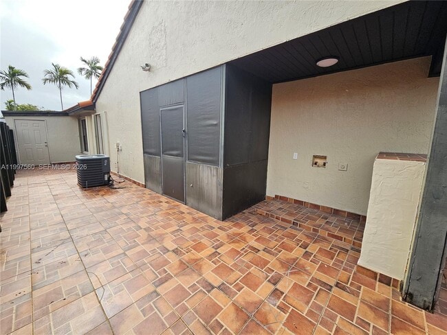 Building Photo - 15075 SW 49th Ln