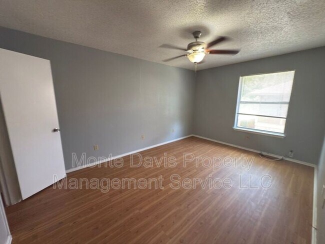 Building Photo - 1312 Southport Dr