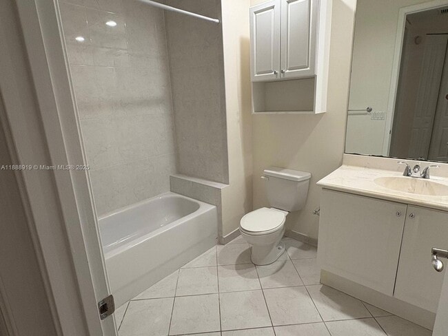 Building Photo - 661 NW 42nd Ave