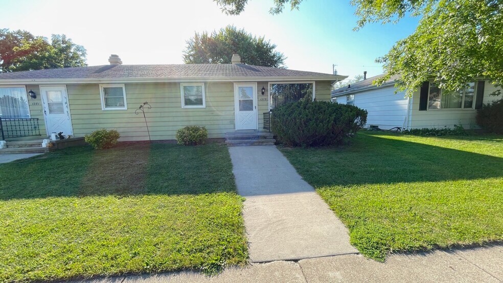 Building Photo - 1279 Meadow Ln