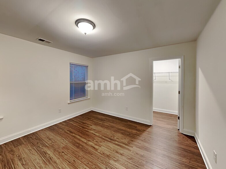 Building Photo - 1362 Weatherbrook Cir