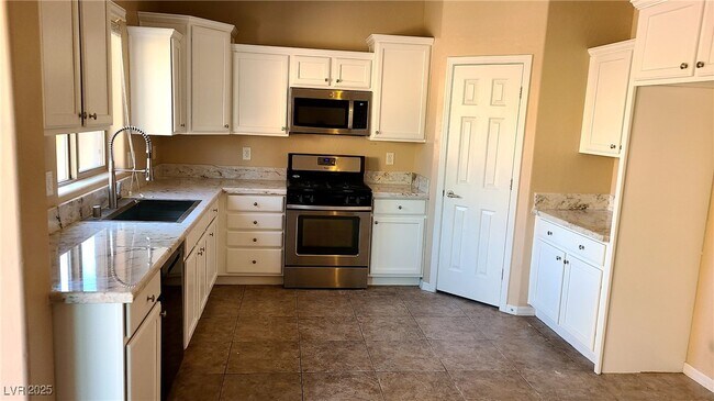 Building Photo - 6842 Feral Dove St