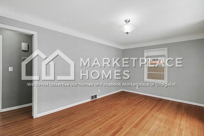 Building Photo - 2618 N Upton Ave