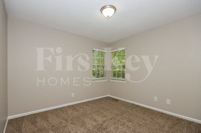 Building Photo - 2935 Canary Ct