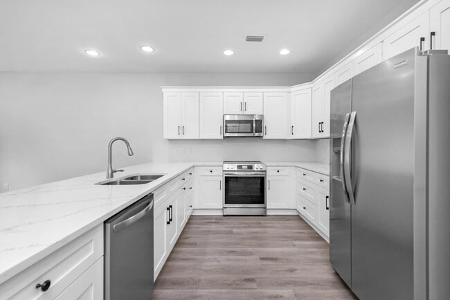 Building Photo - 30 Harbeson Ave NE