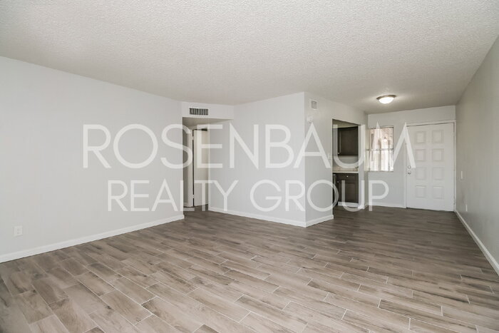 Building Photo - 1050 W University Dr